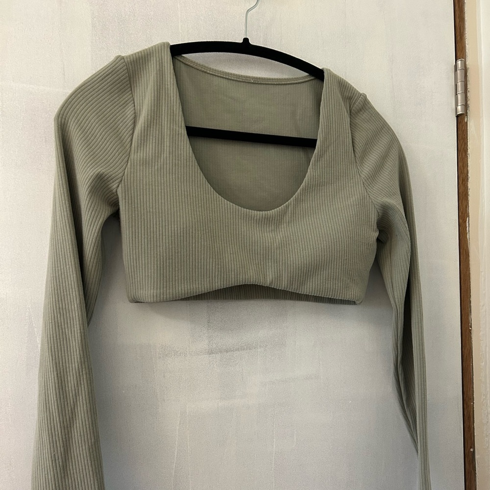 Ribbed defined long sleeve bra